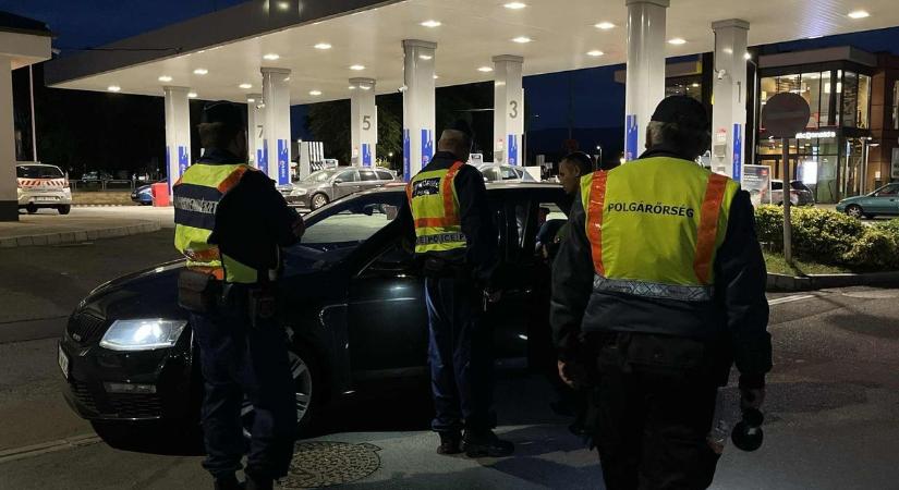 “Kis híján bevertem a szélvédőt a kocsiján" - kivannak a lakók a Mátraalján, miután a bulinegyed az utcájukba költözött