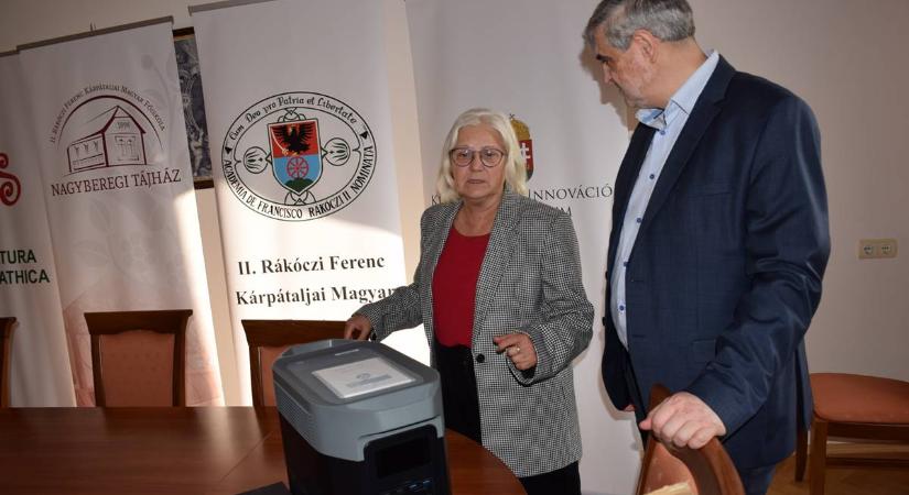 Magyarország segít - Nagy teljesítményű áramforrást kapott a Nagyberegi Tájház