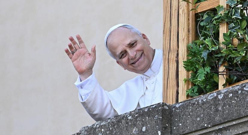 Sztárokat gyűjt maga köré a pápa