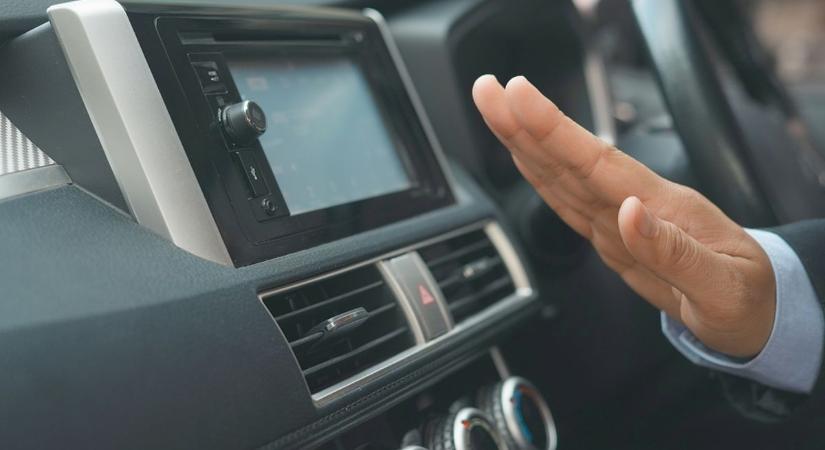 Szakértők elárulták: ez a legegyszerűbb és leghatékonyabb módszer az autó párásodása ellen