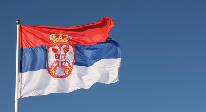 Balhé Szerbiában: két nappal megválasztásuk után mondtak le a médihatóság tagjai