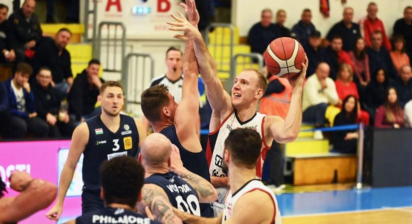 Piros-fekete csapatok csatáznak a Tiszaligetben