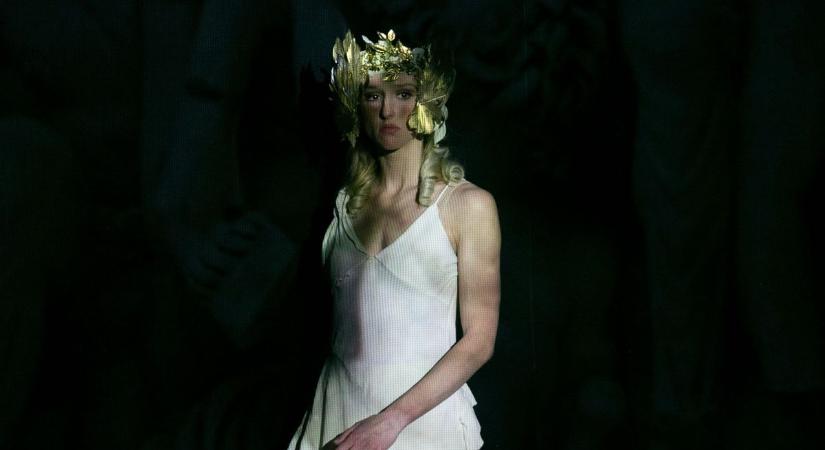 Lélegzetelállító Spartacus-előadás tarolt Kecskeméten, állva ünnepelte a közönség a monumentális táncszínházi produkciót – fotók