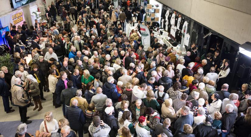 Itt nézheted meg az első Háborúellenes Gyűlést - Videó!