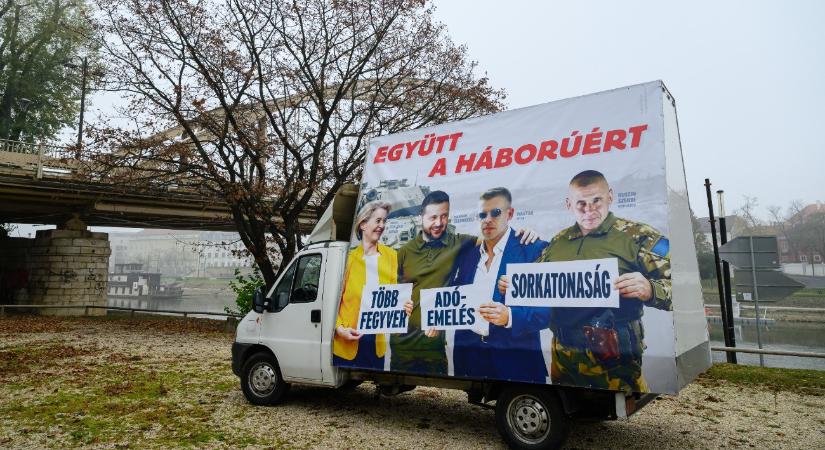 Plakátkampány indult Magyar Péter és a Tisza Párt ellen, méghozzá Győrben