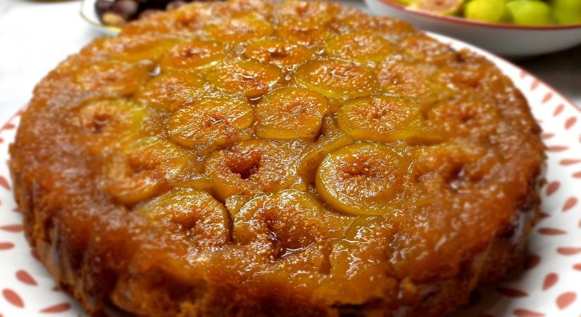 Csempésszünk egy kis izgalmat az őszbe ezzel a fügés-karamellás süteménnyel!