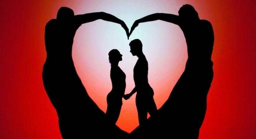 Árnyékszínházzal a háború ellen – világhírű magyar társulat is fellépett a győri Háborúellenes Gyűlésen!