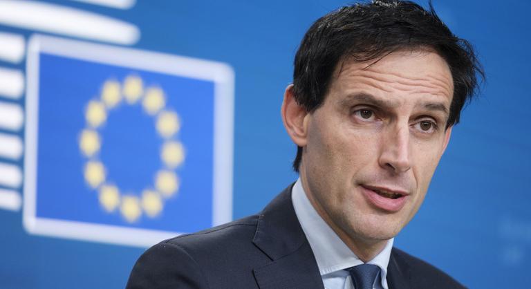 Szakértő: az EU világmegmentőt játszik, miközben a jövőjét veszíti el