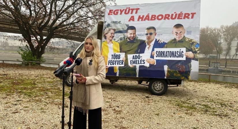 Plakátokkal üzen a mozgalom: nem kérnek a Tisza Párt háborús jövőjéből