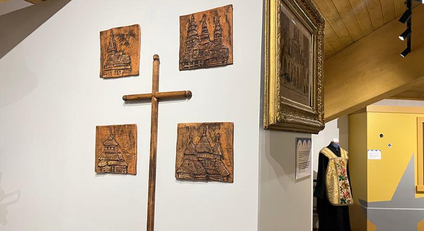 Hitélet évszázadokon át: bemutatták a Gyökerek és ágak kiállítást