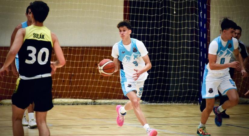 Fölényes Evolution siker a második Monor ellen