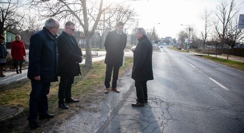 Rácalmási útfelújítás: 620 milliós kormánytámogatással indulhat a beruházás