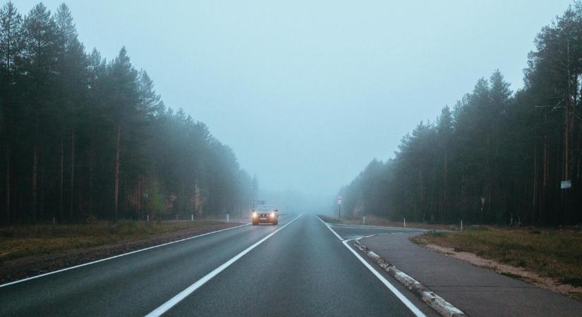 Mikor válik segítséggé, és mikor zavaróvá a ködlámpa? Mutatjuk!