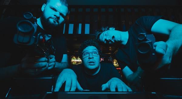 Polytrip – Szorít a cipő: amikor minden összedől, de mégis röhögsz rajta