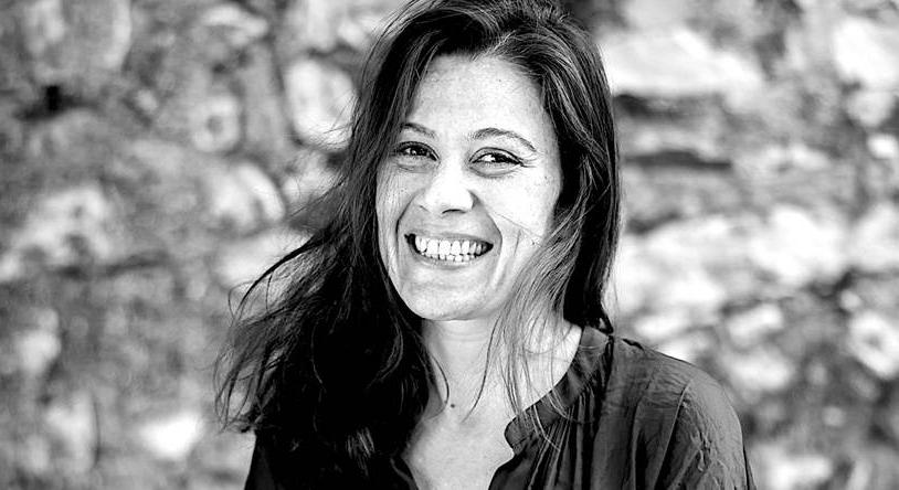 „Ha nők összerakják az energiáikat, elképesztő, kicsit boszorkányos dolgok tudnak történni” – Tihanyi Anna fotóművész képei a Jurányiban