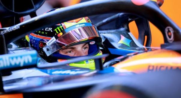 Webber nem áll ki eléggé Piastri mellett?