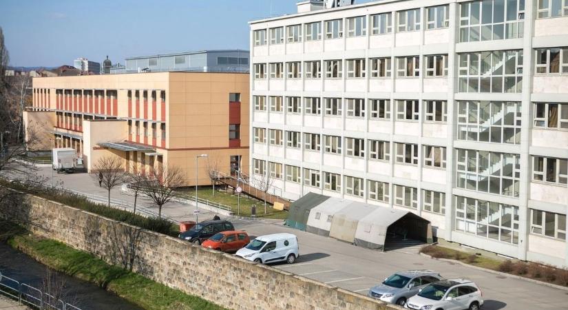 Az édesanya megtörte a csendet, kiderült mi történt fiával az egri kórházban