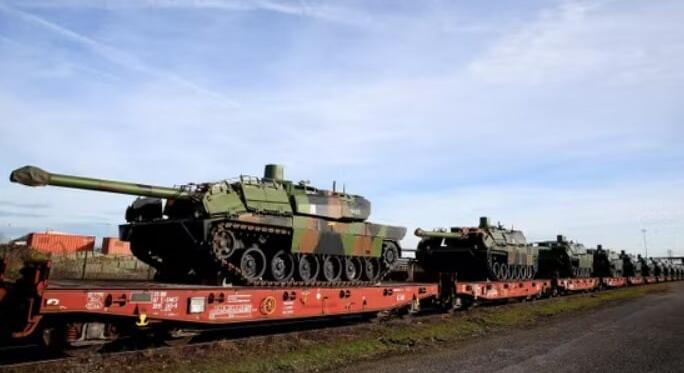 Franciaországban egy azonosítatlan drón követett egy Leclerc tankokból álló konvojt