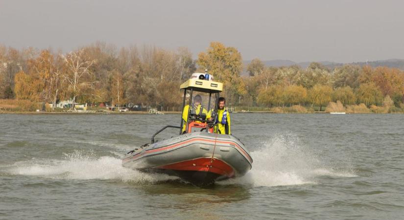 Akkora köd volt a Balatonon, hogy elvesztek a horgászok (videó)