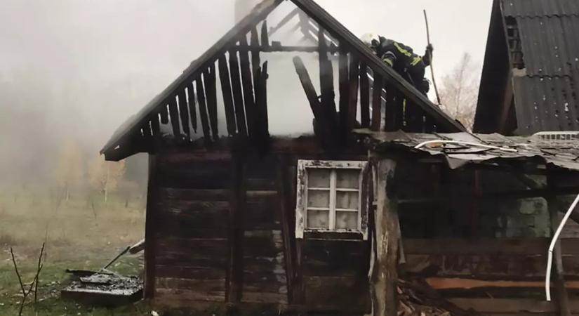 Tűz ütött ki egy gazdasági épületben a Técsői járásban