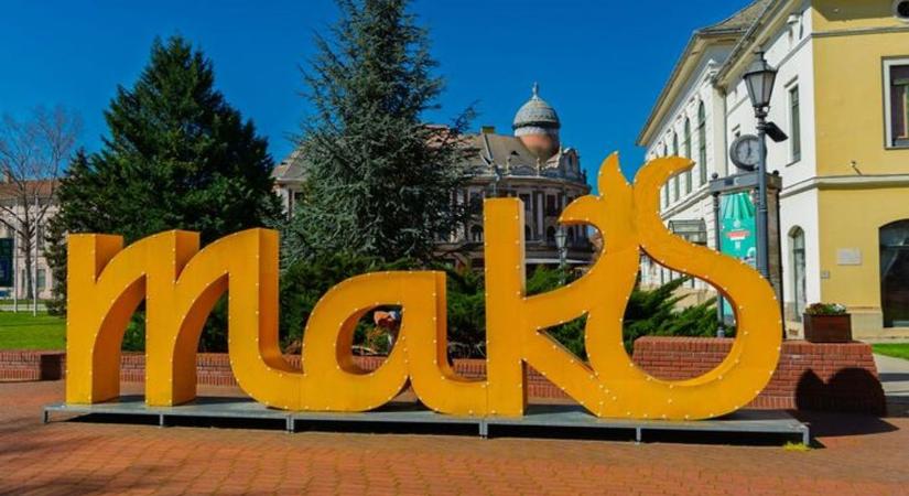 Kiderült, mit rejtett régen a makói főtéri épület (fotóval)