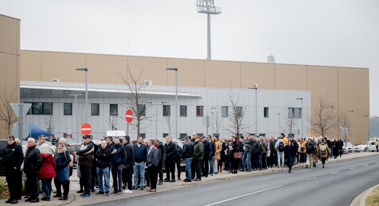 Megszólalt Orbán Viktor korábbi focista ellenfele, aztán a miniszterelnök közeli munkatársa vette át a szót