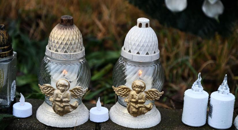 Halott öccsének üzent a szentmártonkátai vonatbaleset egyetlen túlélője – ezt írta Viktória