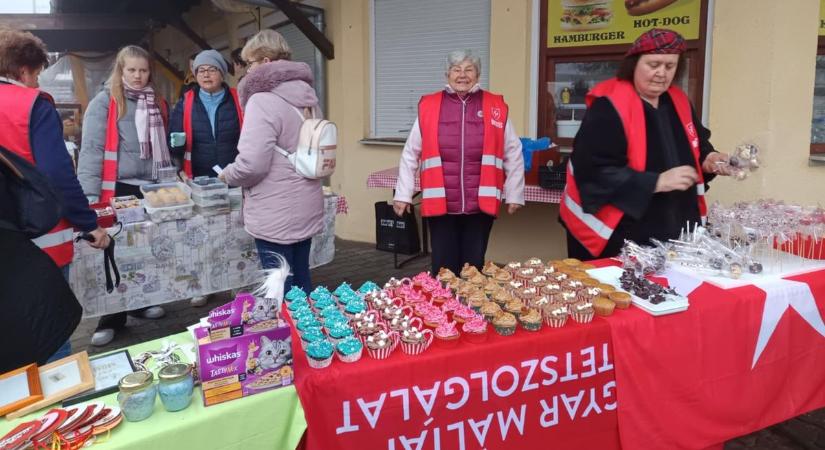 A fonyódi sütiimádók szenvedélyüknek és egy beteg kisfiúnak is adakoztak