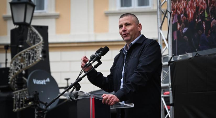 Magyar Péter: itt vagyunk Győrben, dacolva a hideggel és az egyre elkeseredettebb digitális harcosokkal