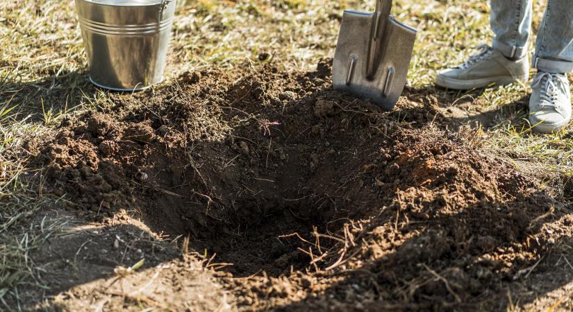 Árokkomposztálás: Még a fagyok előtt készítse elő