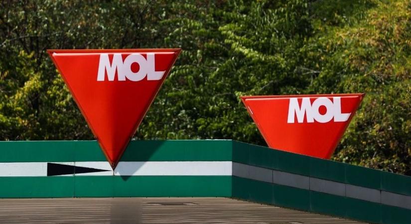 Megvenné a MOL a Lukoil romániai hálózatát: 22 milliárd dollár a tét