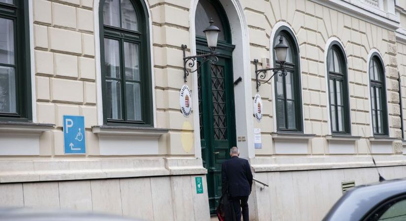 30 milliós átverés Keszthelyen: apa és fia az ügy kulcsszereplője