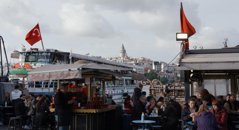 Meghalt egy anya és két gyermeke, miután egy utcai árusnál ettek Isztambulban