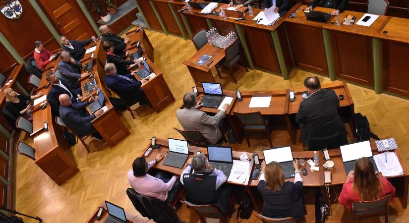 Ezek az adók emelkednek jövőre, így kell kiszámolni, kinek mennyit kell fizetni