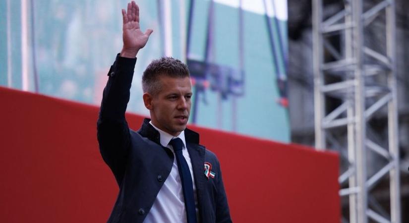 „Jellemtelen hazaáruló” – így üdvözölték Magyar Pétert Győrben