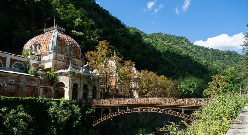 Tizenkilenc ingatlant vett vissza a román állam Herkulesfürdőn, hat embert ítéltek el – szombati hírek