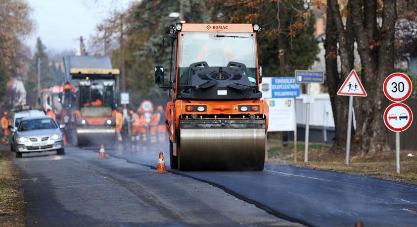 Óriási öröm az autósoknak, két fontos útszakasz is újjászületett Bács-Kiskunban – fotók