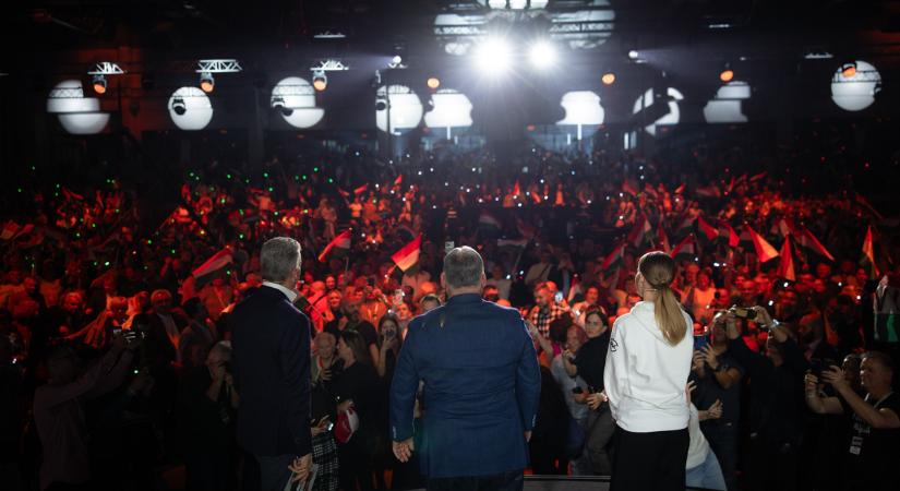 Orbán Viktor megmutatta: ilyen volt a Háborúellenes Gyűlés Győrben
