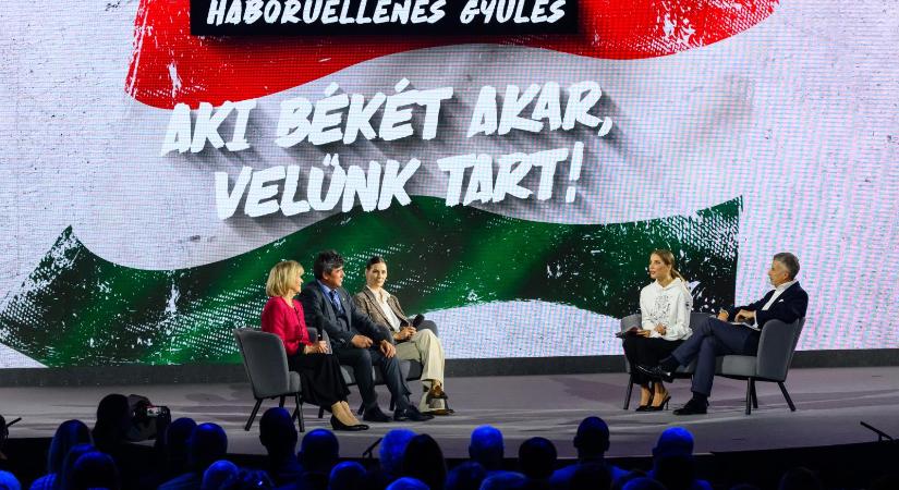 Egy a tábor, egy az algoritmus – Lánctalpas békegalamb és a Rába messiása Orbán Viktor győri DPK-nagygyűlésén