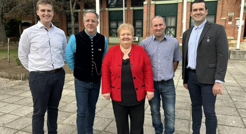 A Fidesszel 8 évig együtt szavazó képviselő helyett mást küld a parlamentbe a hazai német kisebbség – felhívtuk, hogy megkérdezzük, mit gondol a Tiszáról