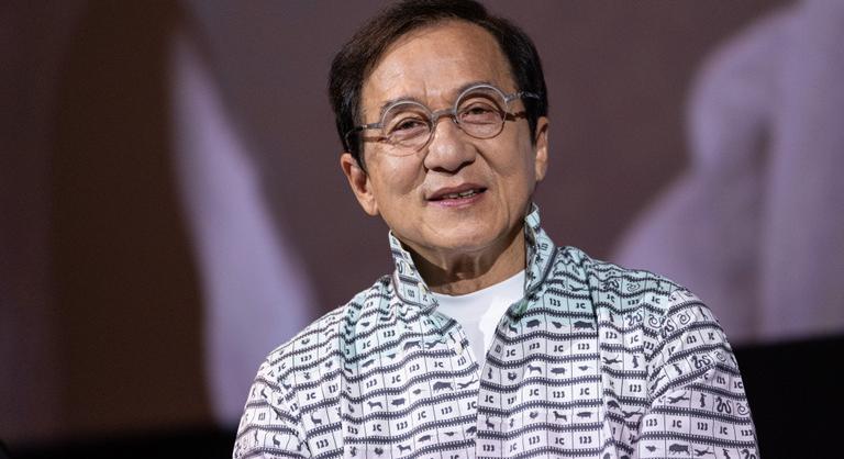 Jackie Chan tíz métert zuhant egy forgatáson, agyműtétre volt szüksége