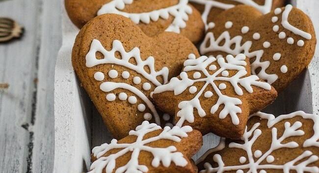 Illatos karácsonyi aprósütik: három egyszerű és sokáig elálló aprósütemény recept az ünnepekre