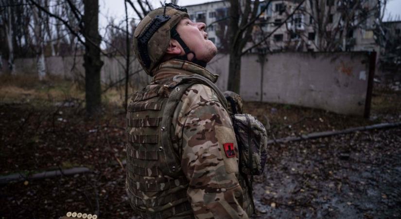 Politika vs hadviselés: Pokrovszknál Ukrajna megint a reménytelen harc és hátrálás dilemmájával küzd