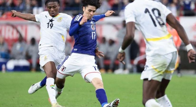 18: Sokkoló sérülés a válogatott meccsen, azonnal kórházba vitték a középpályást - videó