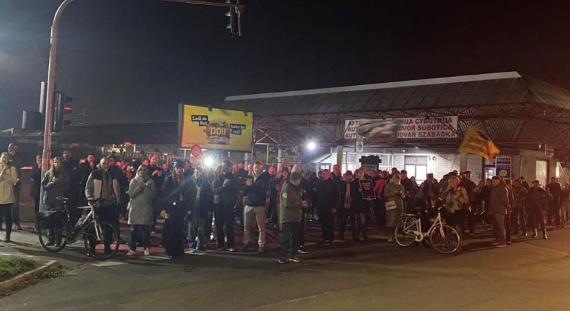 Se ki, se be az autóbuszoknak