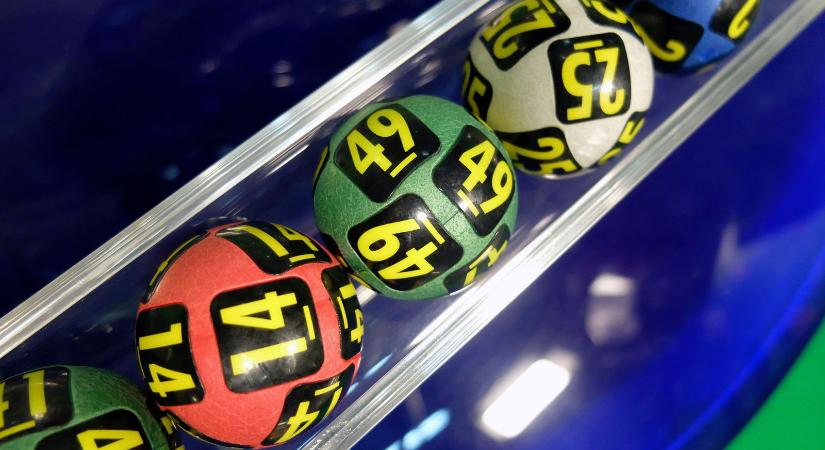 Ötöslottó: őrület a stúdióban, óriási számokat húzták, illet a több, mint egy milliérd forintos nyereményhez