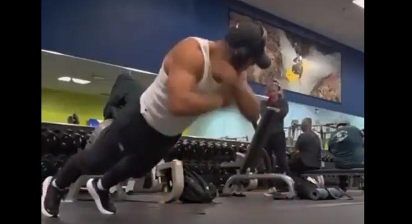 Lenyűgöző, ahogy a lengyel államfő edz