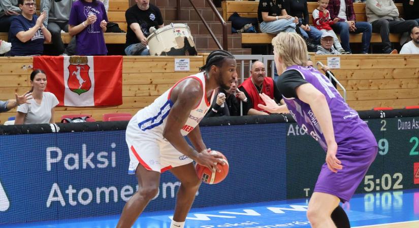 Benke negyven percet játszott, Edwin huszonkét pontot szórt a padról