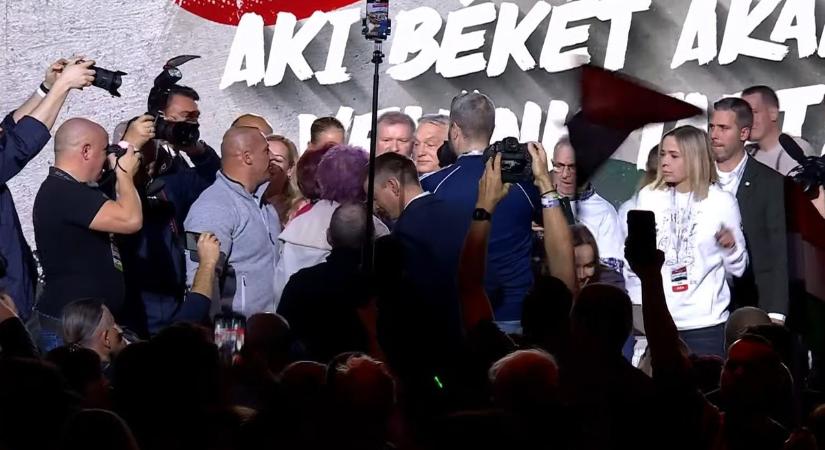 "Felejts el minden háborút!" - Erre hívta fel a figyelmet Orbán Viktor, a Háborúellenes Gyűlés után