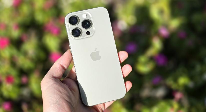 Lelép az Apple főnöke! Bajban a cég?